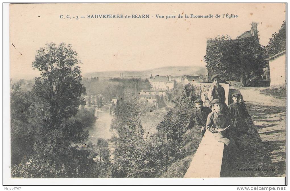 SAUVETERRE De BEARN 64 Vue Prise De La Promenade De L'Eglise Avec Enfants Véritable CPA - Sauveterre De Bearn