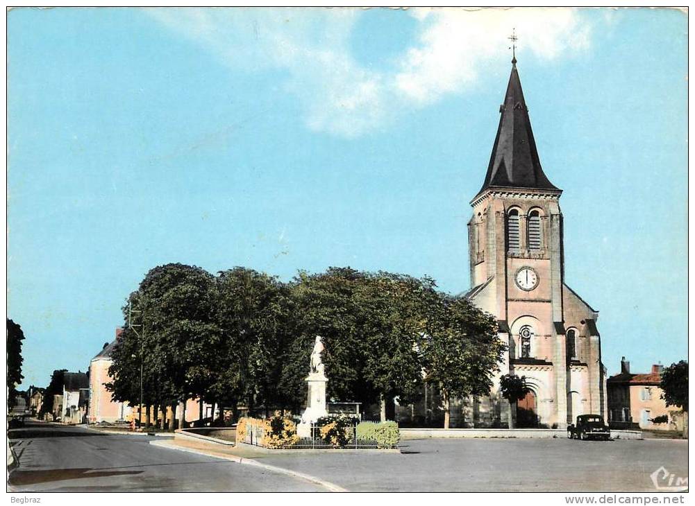 CERSAY       LA PLACE DE L EGLISE - Cerizay