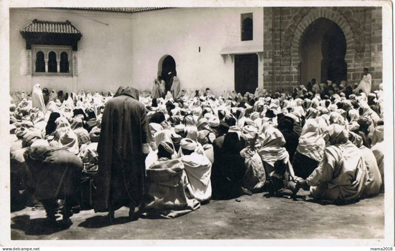 Carte Photo  La Nouvelle Mosquée    Avant La Prière - Afrique