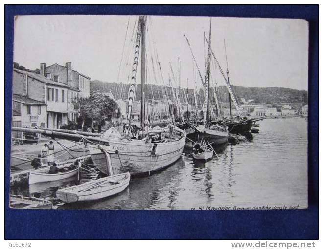 St MANDRIER Barques De Pêche Dans Le Port - Saint-Mandrier-sur-Mer