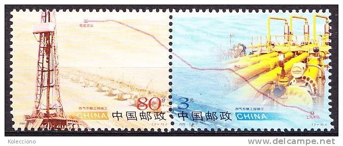 China 2005 Yvert 4238 / 39, West To East Gas Pipe Achievement, MNH - Unused Stamps