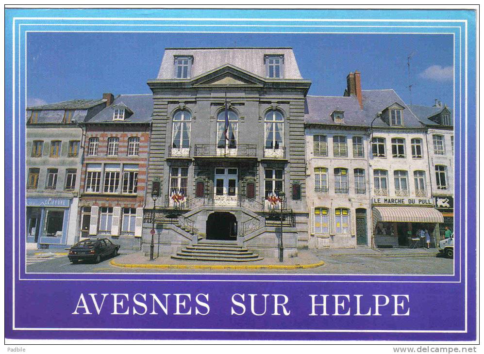 Carte Postale 59. Avesnes-sur-Helpe  L'hotel De Ville Trés Beau Plan - Avesnes Sur Helpe