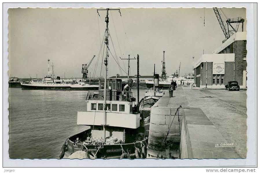 (H782) - Calais - Vue Du Port Et La Gare Maritime / Editions La Cigogne - Calais