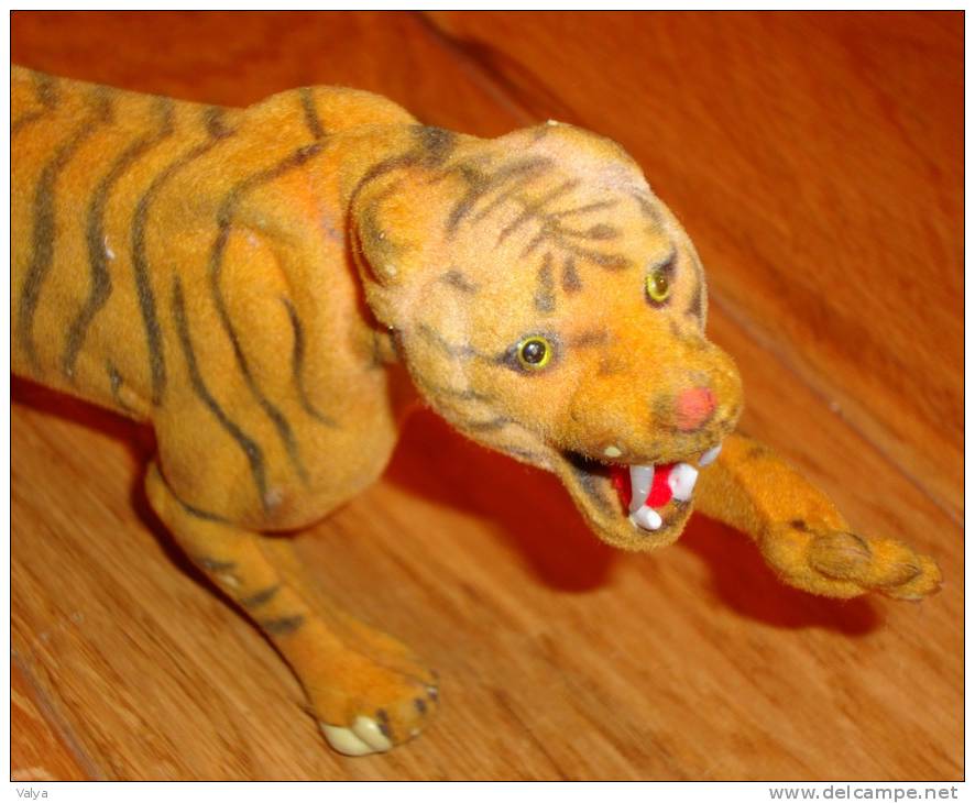 Ancienne Figurine TIGRE A DENTS DE SABRE - Otros & Sin Clasificación