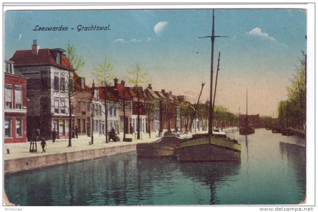 LEEUWARDEN  Grachtswal    Boat - Leeuwarden