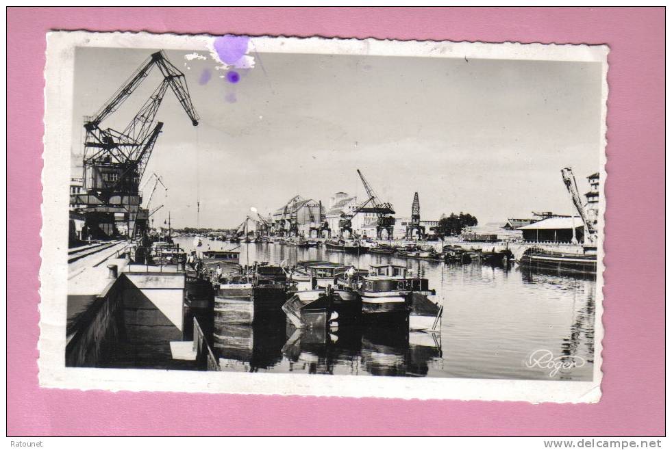 67 - BAS RHIN - STRASBOURG - CPSM  - Port Du Rhin / Bassin Du Commerce - éd Roger - Straatsburg