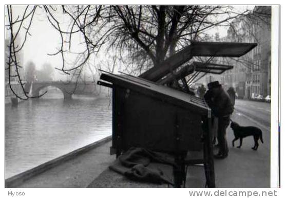 Jean MOUNICQ  Quai Des Augustins Paris, Editions Hazan Paris 1989, Bouquinistes - Autres & Non Classés