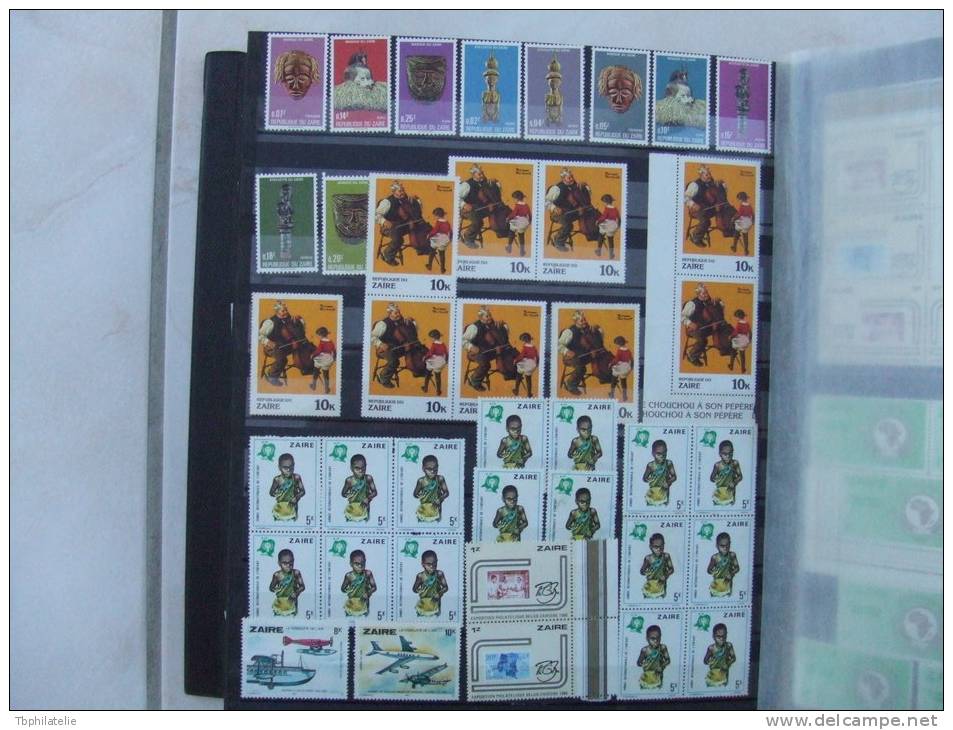 VEND BEAU LOT DE TIMBRES DU ZAIRE NEUFS , MULTIPLES , BLOCS , BANDES , COTE ENVIRON 600 EUROS - Verzamelingen