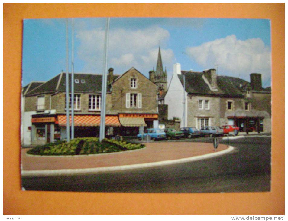 CPM QUESTEMBERT N°19 LA PLACE GOMBAUD - ECRITE EN 1984 - Questembert