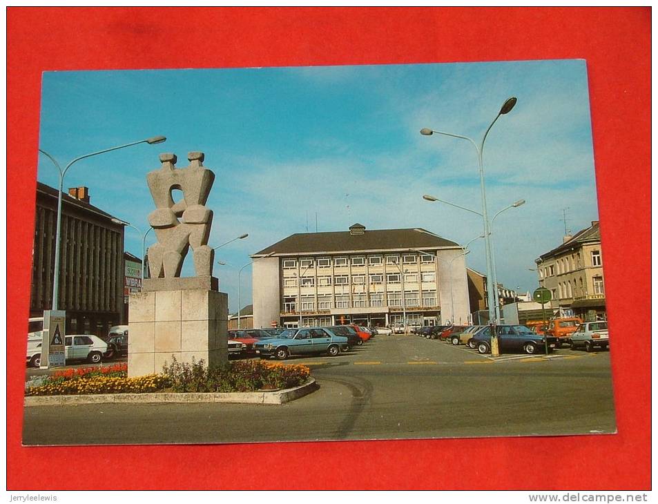 La Louvière  - Hôtel De Ville Et Théâtre   - ( Format 10,5 Cm X 15 Cm ) - La Louvière