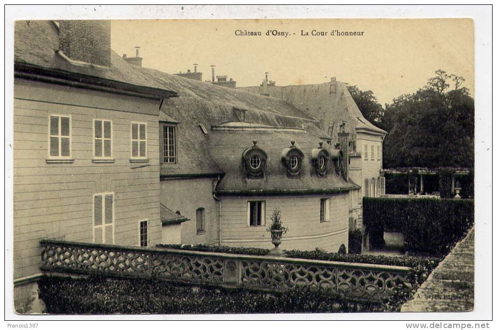 Ref 175 - OSNY - Château D'OSNY - La Cour D'Honneur - Osny