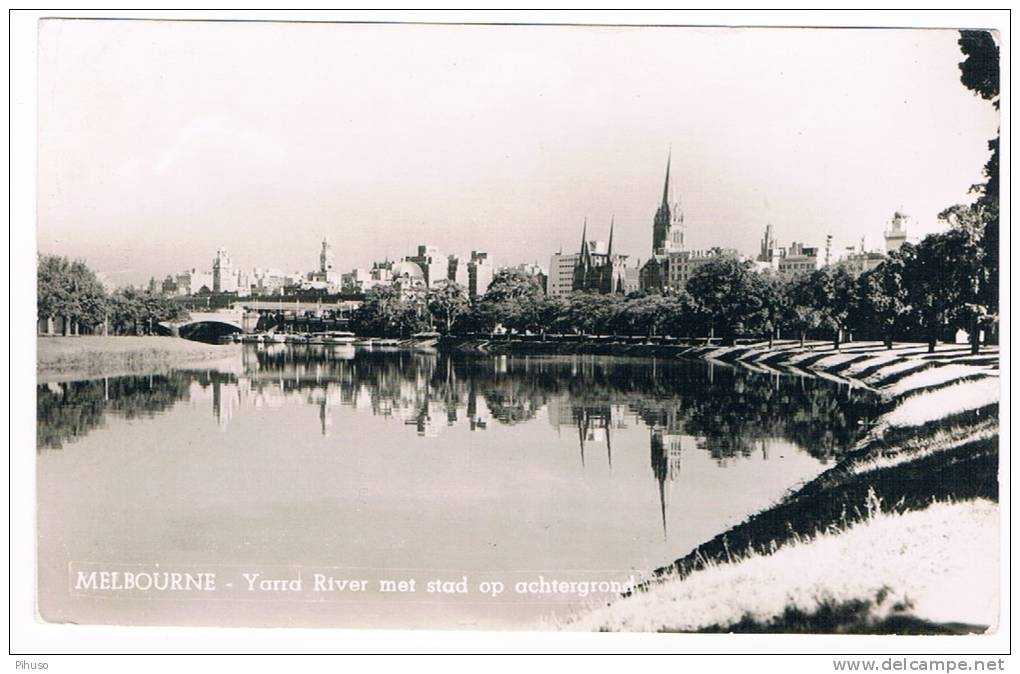 AUS-78    MELBOURNE : Yarra River With Town On Background - Melbourne