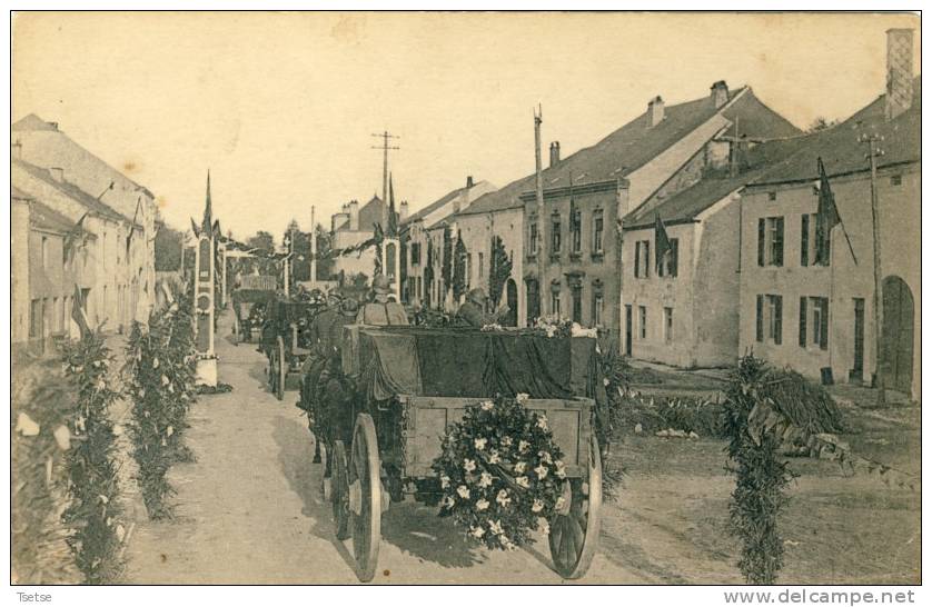 Etalle - Traversée Du Cortège, Le 18 Et 19 Juillet 1920, En L´honneur Des Martyrs De Rossignol ( 1 ) - Etalle