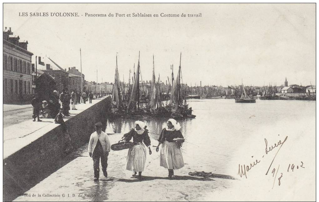17a - 85 - Les Sables D'Olonne - Vendée - Panorama Du Port Et Sablaises En Costume De Travail - Sables D'Olonne