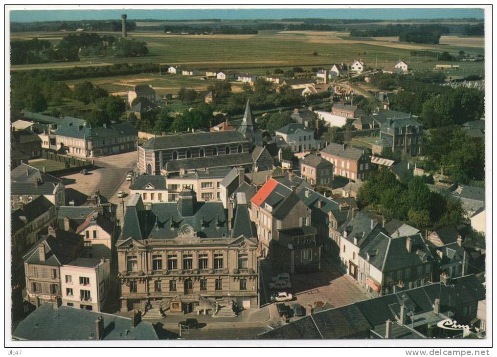 - 76 - CRIQUETOT-l'ESNEVAL - Vue Aérienne Du Centre. L'Eglise. L'Hôtel DeVille. - - Criquetot L'Esneval