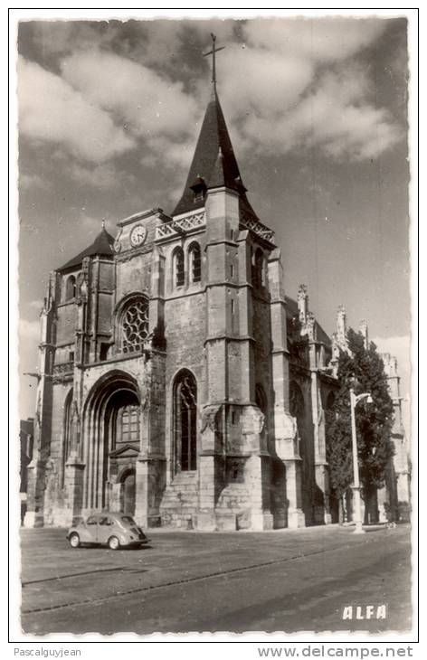 CARTE PHOTO LE NEUBOURG - EGLISE SAINT PAUL, AUTOMOBILE - Le Neubourg