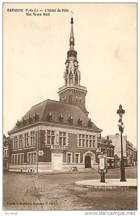 Pas-de-Calais : R 62 217 : Bapaume  -  Mairie  -Eglise - Bapaume