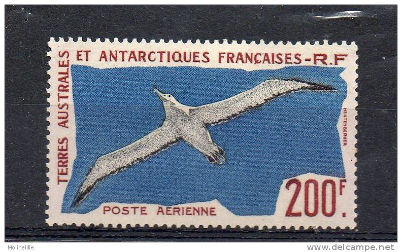 T.A.A.F - N° PA 4* (charnière) - OISEAUX - Côte 56 € - Mouettes