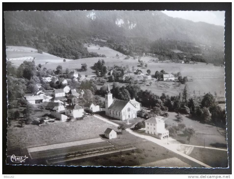 ATTIGNAT  -  ONCIN   (  SAVOIE  )   N °  332 - 27 A   -  VUE  DU  CHEF - LIEU  AU  1er  PLAN  A DROITE  HOTEL  DU  MONT - Autres & Non Classés