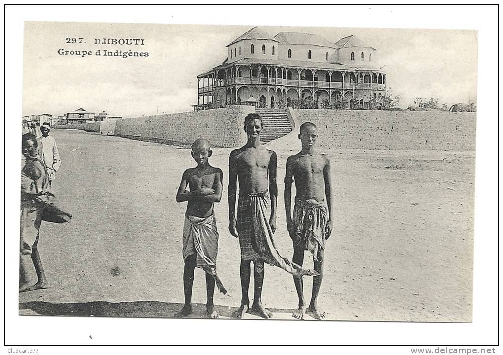 Djibouti (Somalie) : MP 3 Jeunes Hommes Devant Villa En 1905 (animée). - Somalia