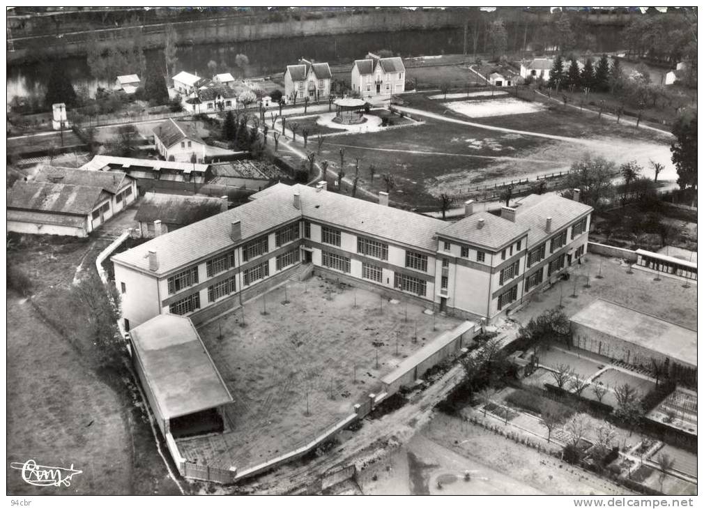 CPSMGF(87)  ,   AIXE SUR VIENNE  Les Ecoles Vue Aerienne - Aixe Sur Vienne