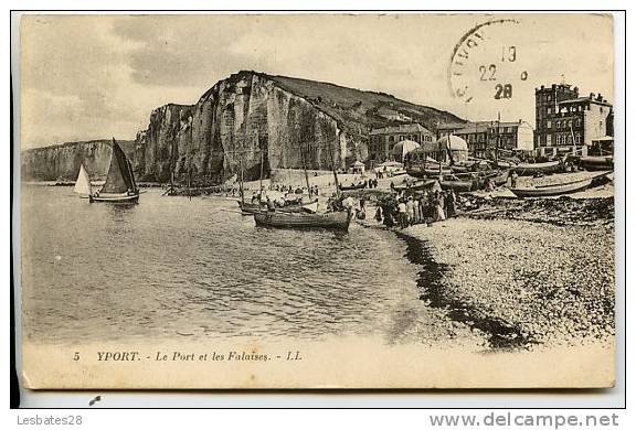 CPA 76.- YPORT.- Port Et Les Falaises.- Scènes &amp; Types-  OCT-GER- 2011 953 - Yport