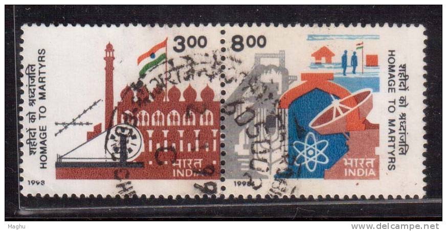 Se-tenent Used Set Of  2 , India Used 1998, Homage To Martyrs On Golden Jubilee, Freedom Struggle,  Flag, Physics - Used Stamps