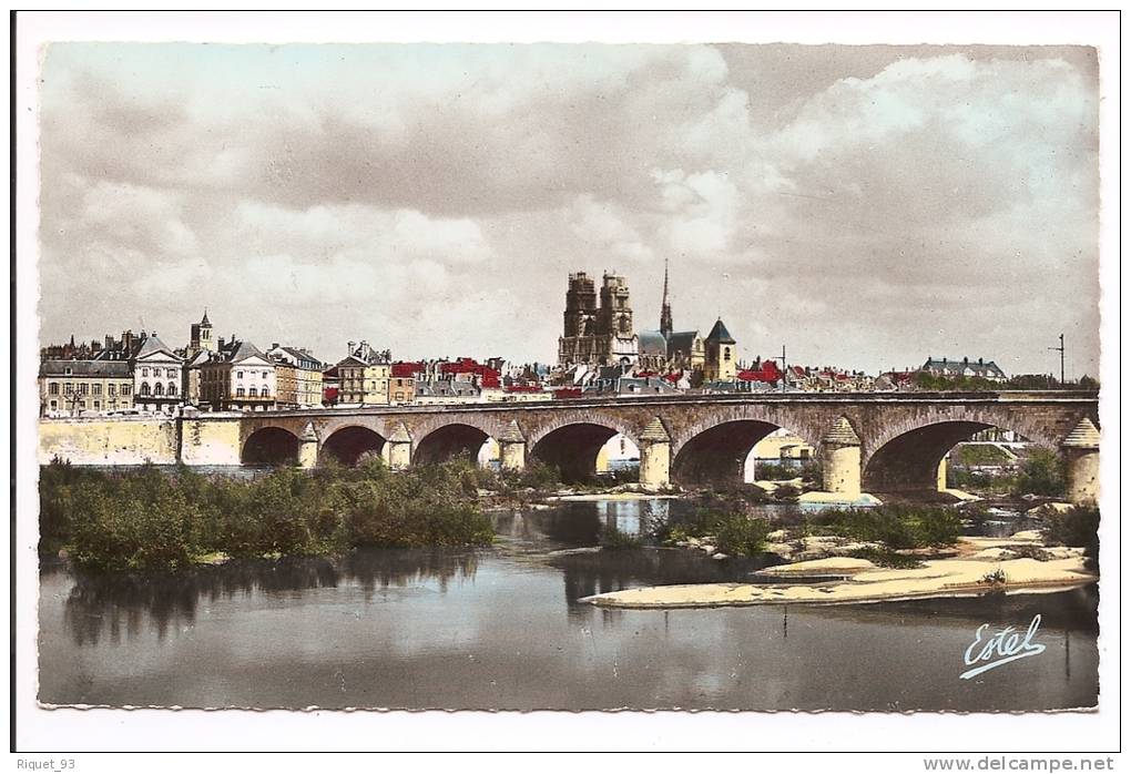 ORLEANS - Vue Générale: Le Pont Sur La Loire Et La Cathédrale - Orleans