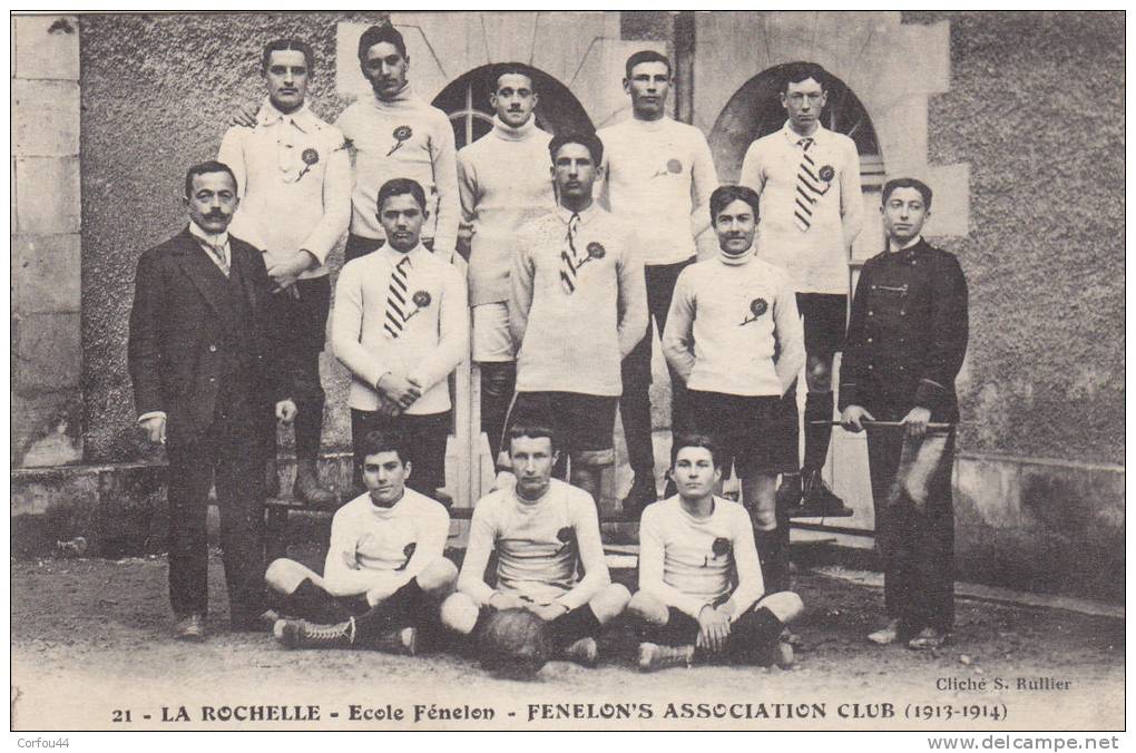 LA ROCHELLE : Ecole Fénelon - Le FAC ( Equipe De Foot ) 1913-1914 . - La Rochelle