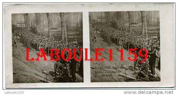 PHOTO STEREOSCOPIQUE - MILITARIA - CRAONNE - DEFILE DE BOCHES A L'ATTAQUE DU 16 AVRIL - Stereoscopic