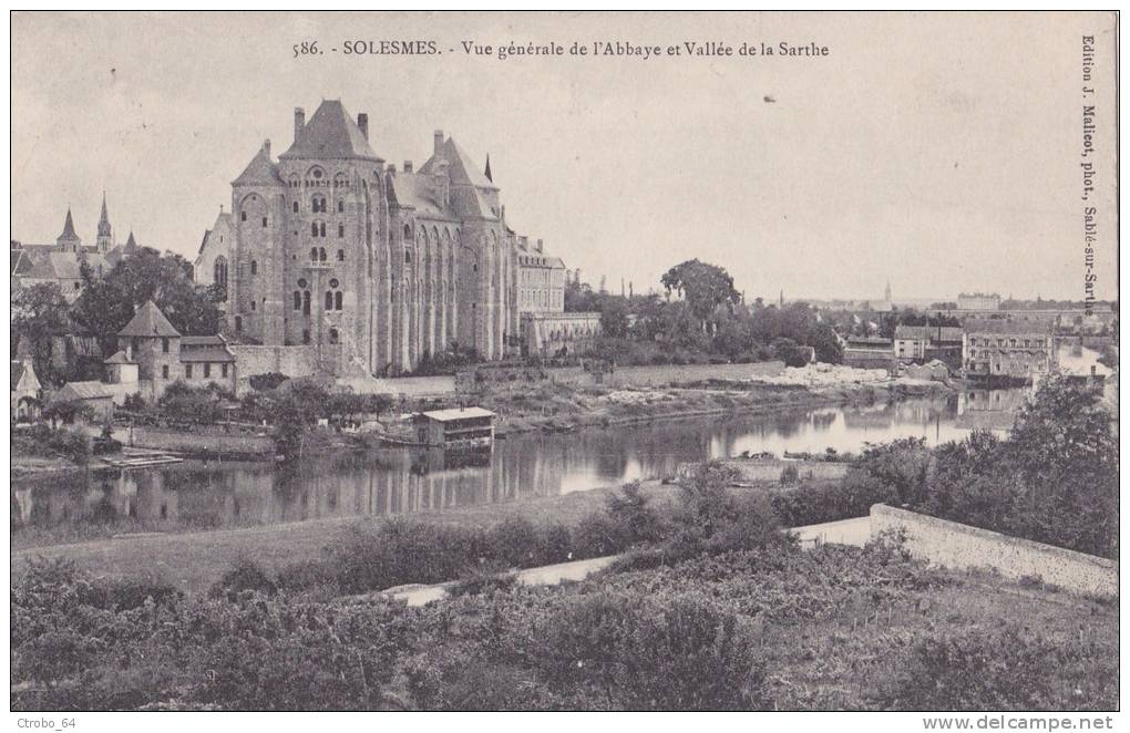 CPA SOLESMES 59 - Vue Générale De L'Abbaye Et Vallée De La Sarthe - Solesmes