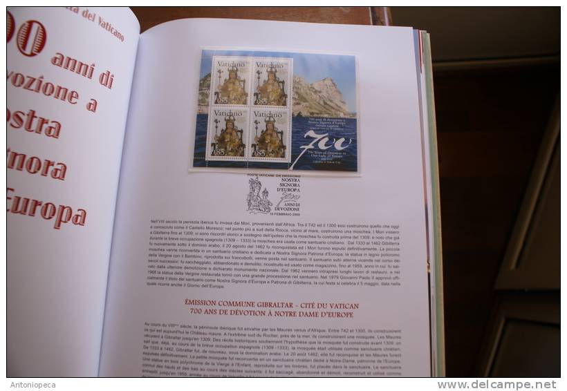 VATICAN 2009 - THE  PHILATELIC YEAR BOOK