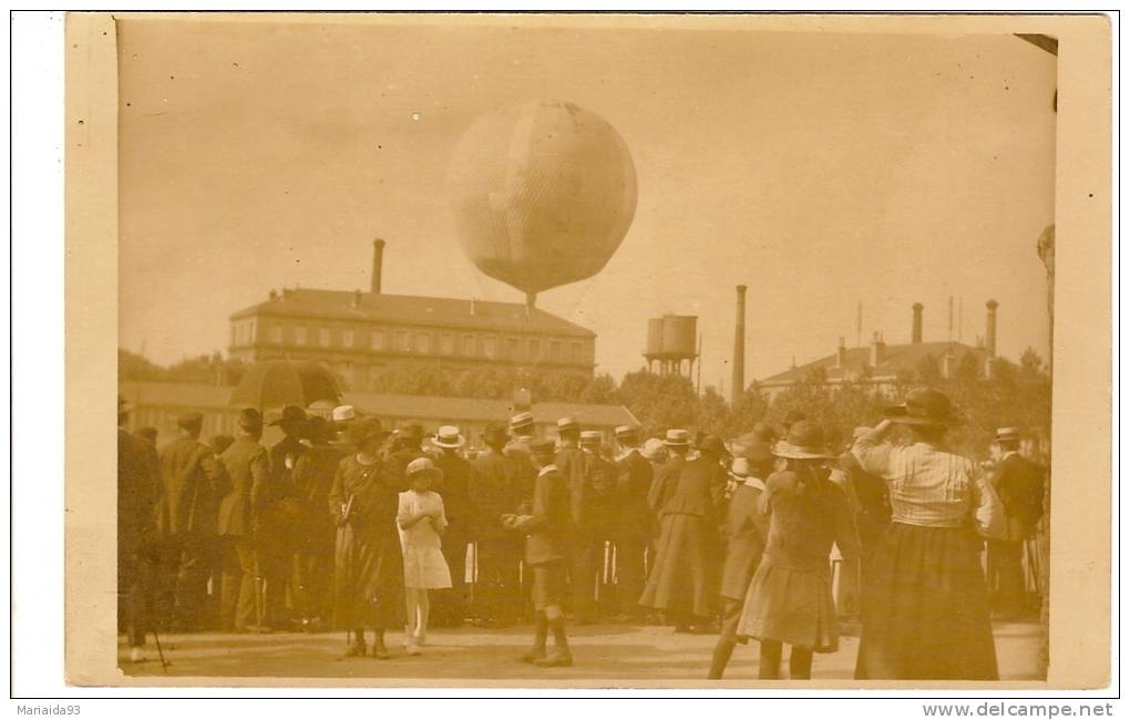 CARTE PHOTO A SITUER. LANCEMENT D'UN BALLON MONTGOLFIERE . THEME AVIATION. AEROSTATION. JOUR DE FETE - Montgolfières