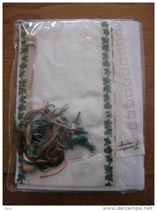 Kit De Point De Croix   NEUF : Plante Un Jardin- Complet Avec Perles Et Sujets 22 X 12 Cm - Cross Stitch