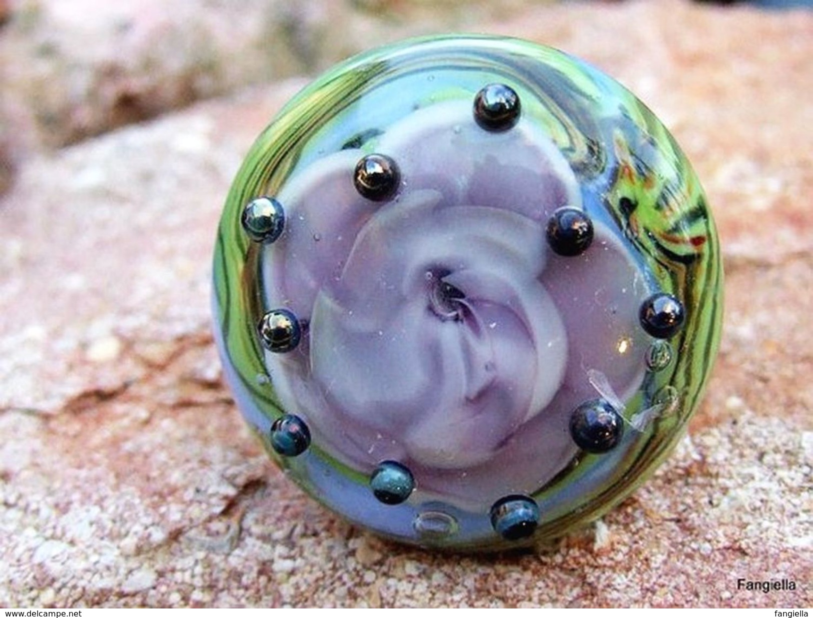 Superbe Bague En Verre Artisanal Vert Violet De Chez Jacquelina-g   Le Cabochon Fait Environ 27x27x13mm - Ringe