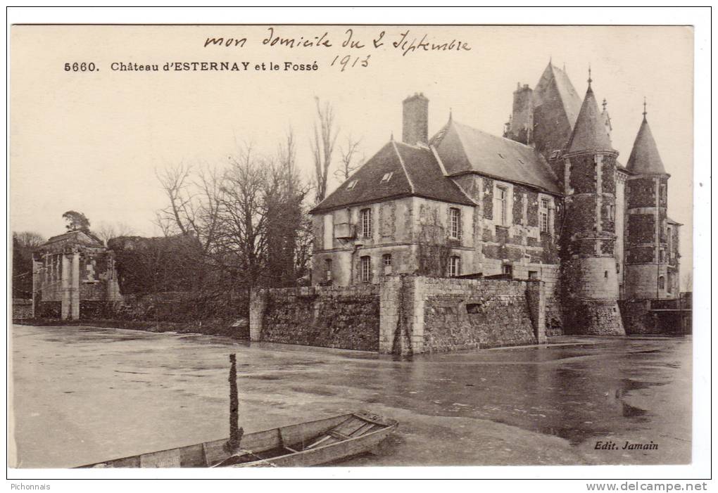 51  ESTERNAY  Le Chateau Et Le Fosse - Esternay