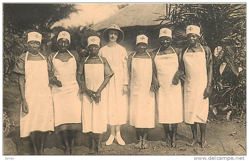 Infirmiere , Infirmieres Accoucheuses A L´école  De La Croix Rouge A PAWA , *  138 37 - Red Cross