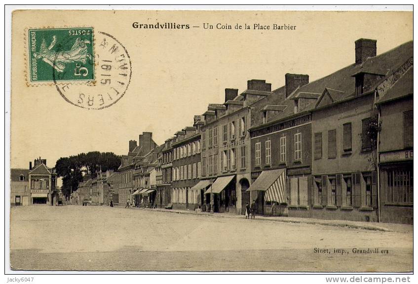 GRANDVILLIERS - Un Coin De La Place  Barbier - Grandvilliers