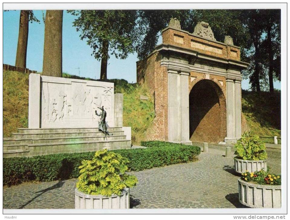 Hulst -  Gentsepoort En Monument Reinaert De Vos - Hulst