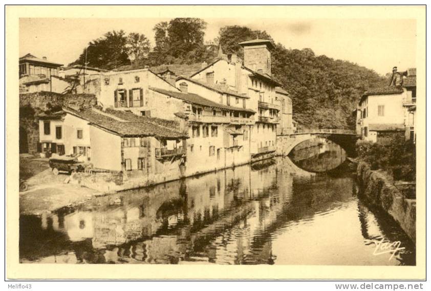 64/CPA - St Jean Pied De Port - Vieilles Maisons Au Bord De La Nive - Saint Jean Pied De Port