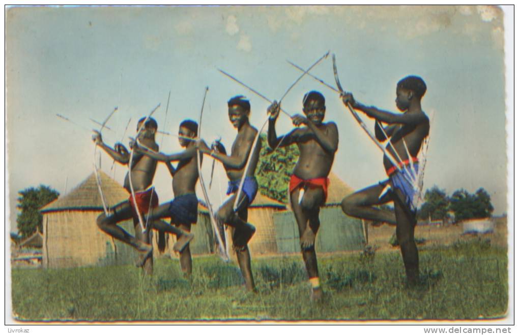 Sénégal, Jeunes Garçons Caniaguis Tirant à L'arc, Editions Robel à Dakar, CP Ayant Circulé 1957, Arc, Flèche, Chasse - Tir à L'Arc