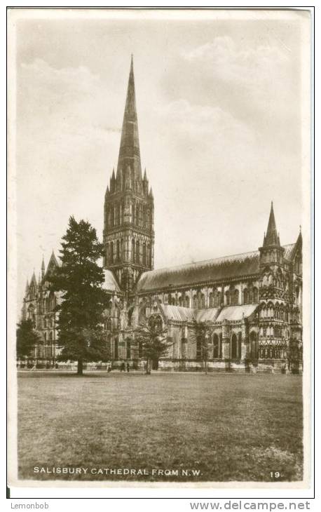 UK, United Kingdom, Salisbury Cathedral From NW, Old Used Real Photo Postcard [P7800] - Salisbury