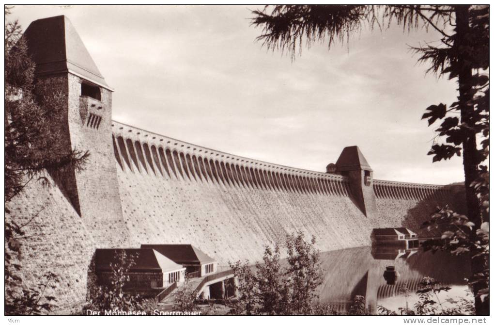 Der Mohnesee Sperrmauer - Arnsberg