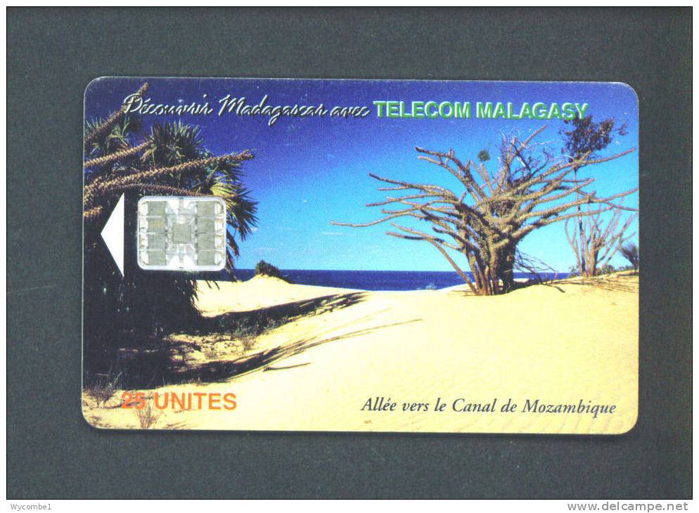 MADAGASCAR  -  Chip Phonecard As Scan - Madagaskar