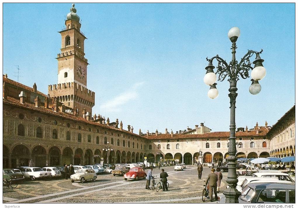 F-VIGEVANO-PIAZZA DUCALE E TORRE DEL BRAMANTE ANIMATA(VECCHIE AUTO) - Vigevano