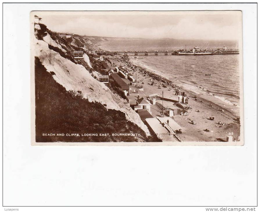 OLD FOREIGN 6596 - UNITED KINGDOM - BEACH AND CLIFFS, LOOKING EAST, BOURNEMOUTH - Bournemouth (bis 1972)
