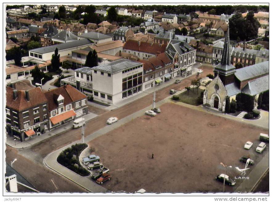 GRANDVILLIERS - Place De L'hötel De Ville - Grandvilliers