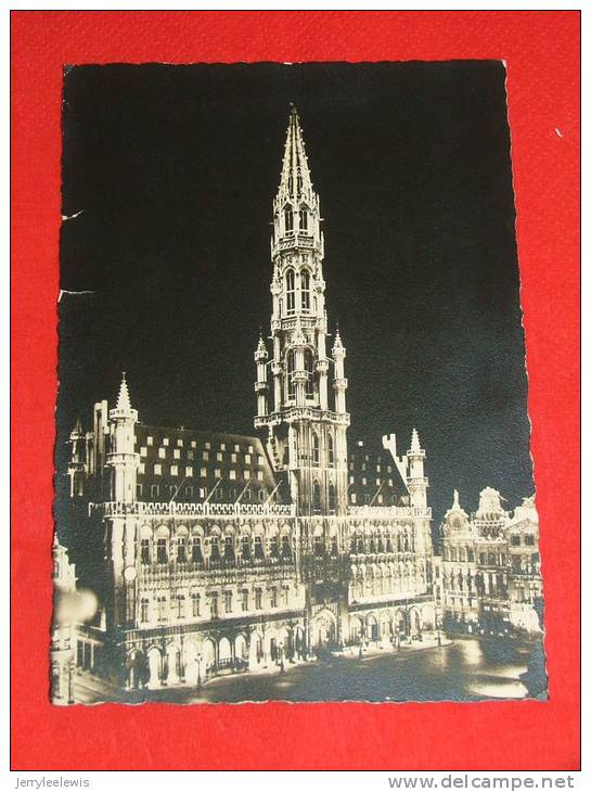 Bruxelles  - Hôtel De Ville La Nuit   - ( 10 X 15 Cm )  -  ( 2 Scans ) - Bruxelles La Nuit