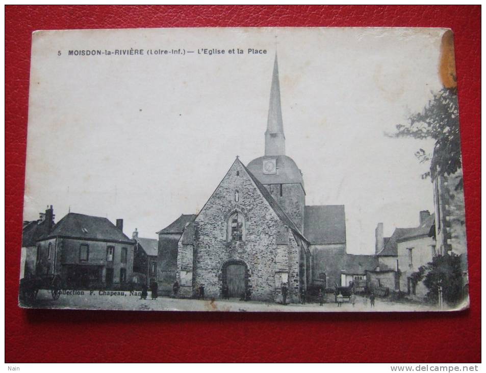 44 - MOISDON LA RIVIERE - L'EGLISE ET LA PLACE - CARTE RARE - - Moisdon La Riviere