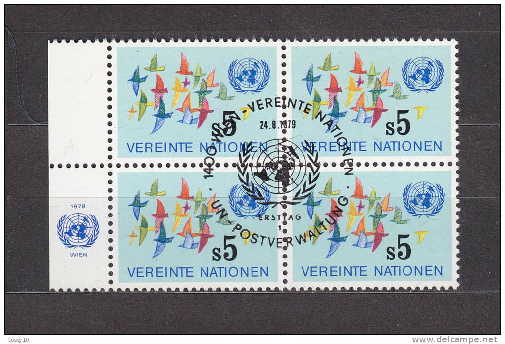 NATIONS  UNIES  VIENNE  BLOC DE 4    1979/80   N°  5  OBLITERE     CATALOGUE YVERT - Oblitérés